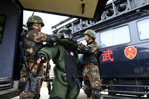 英國進(jìn)口MK5排爆服、SE153搜爆服各到貨20套！歡迎下單！