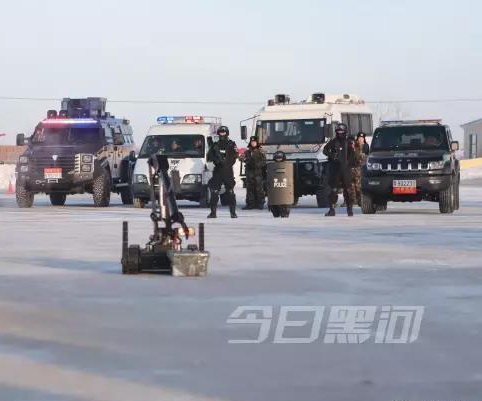 黑河反恐防爆實(shí)戰(zhàn)！看凌天排爆機(jī)器人如何在零下25°迅速出擊。